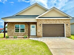 Building Photo - 235 Beau Claire Cir