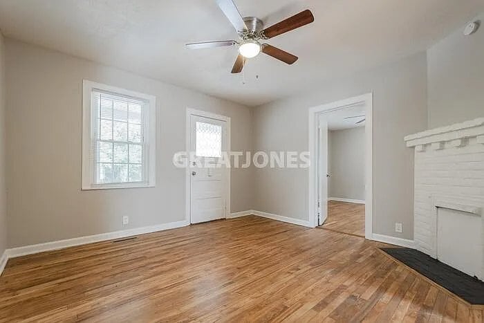 Building Photo - 2100 Lake Shore Dr