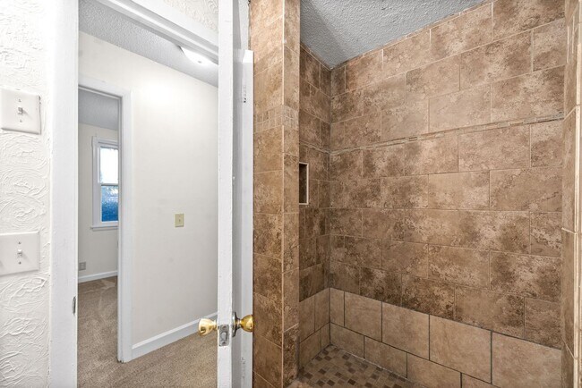 Building Photo - 1509 Nichols Dr