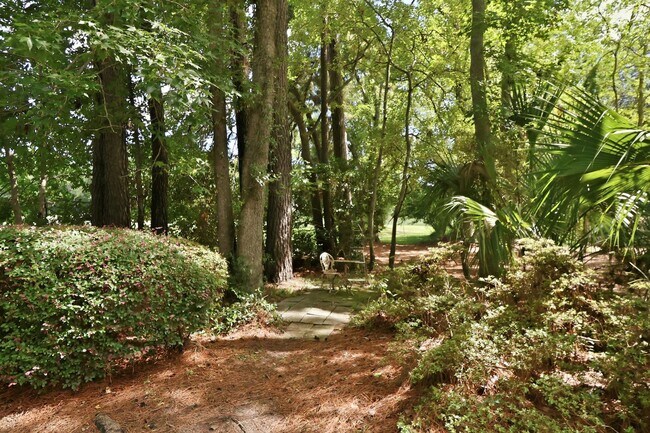 Building Photo - 2 Wood Thrush Ct