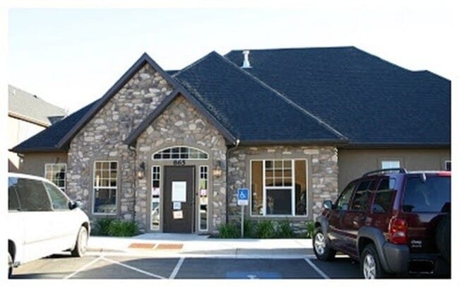 Building Photo - Stunning 3 bed 2 bath Condo in Pleasant Grove