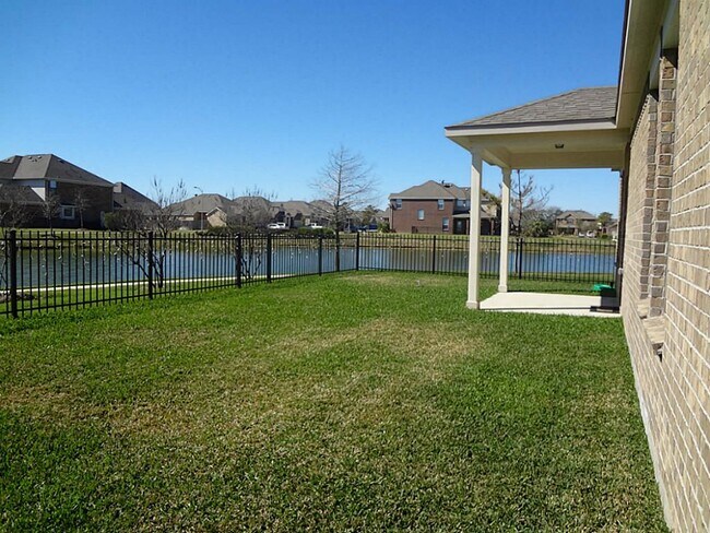 Building Photo - 15419 Benson Landing Dr