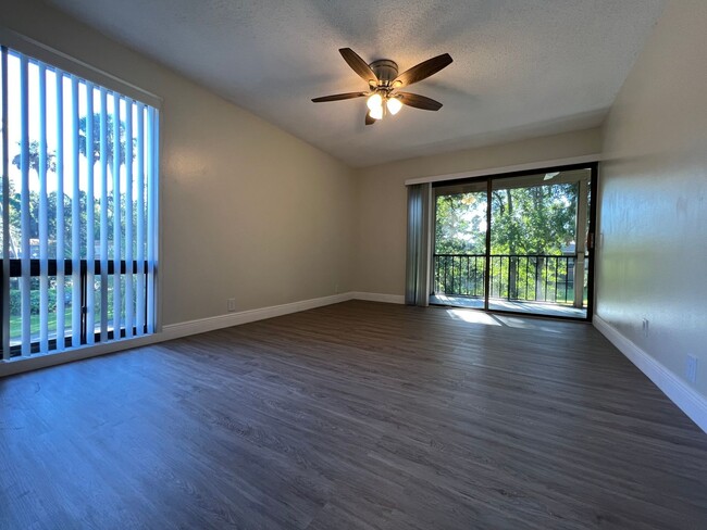 Building Photo - Newly Renovated Winter Springs Condo ~ New...