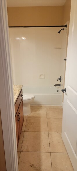 Building Photo - 929 W Sunrise Ln