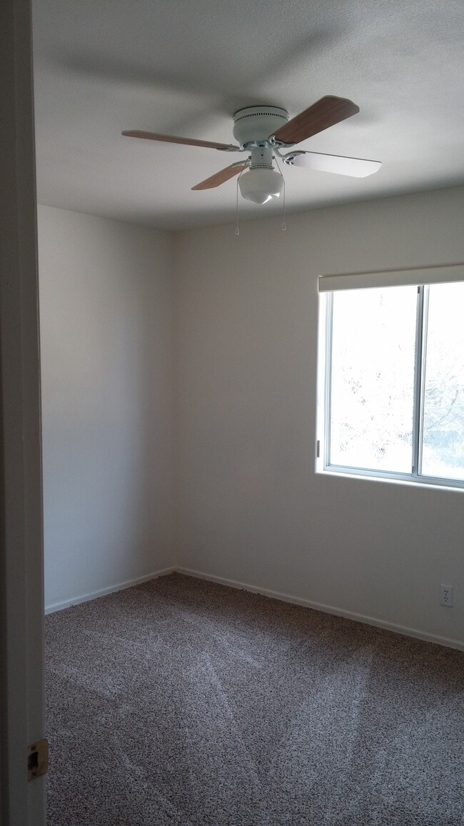 Building Photo - 2131 Kingman Ave