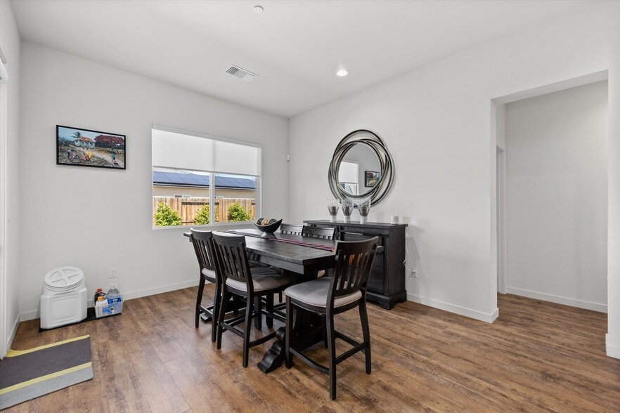Building Photo - 815 Gilsum Ct