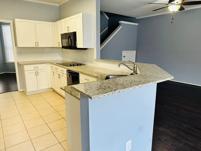 Building Photo - Beautiful Home in Great N Dallas Location