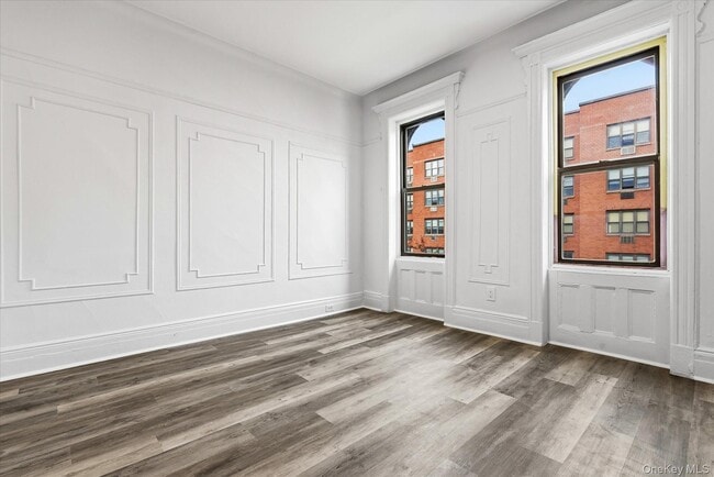 Building Photo - 422 Bleecker St