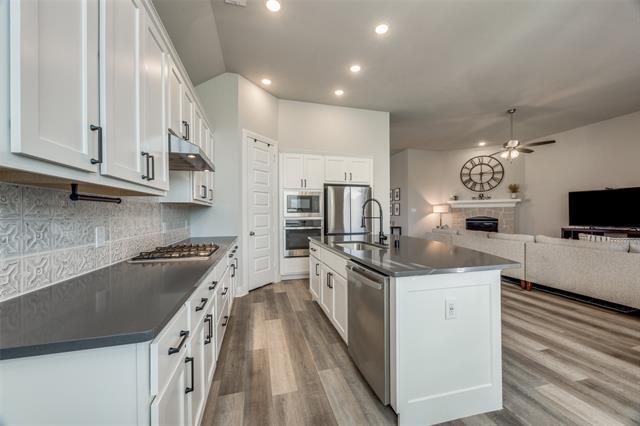 Building Photo - 817 Markham Dr