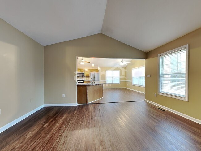 Building Photo - 112 Pine Orchard Ct