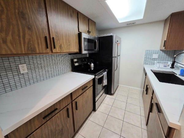 Building Photo - 7431 Holly Hill Dr