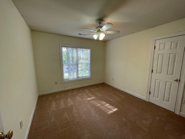 Building Photo - 2605 Broad Oaks Pl