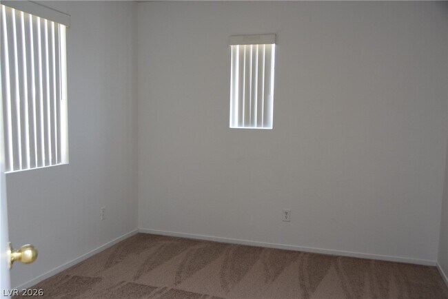 Building Photo - 9493 Grove Ridge Ave