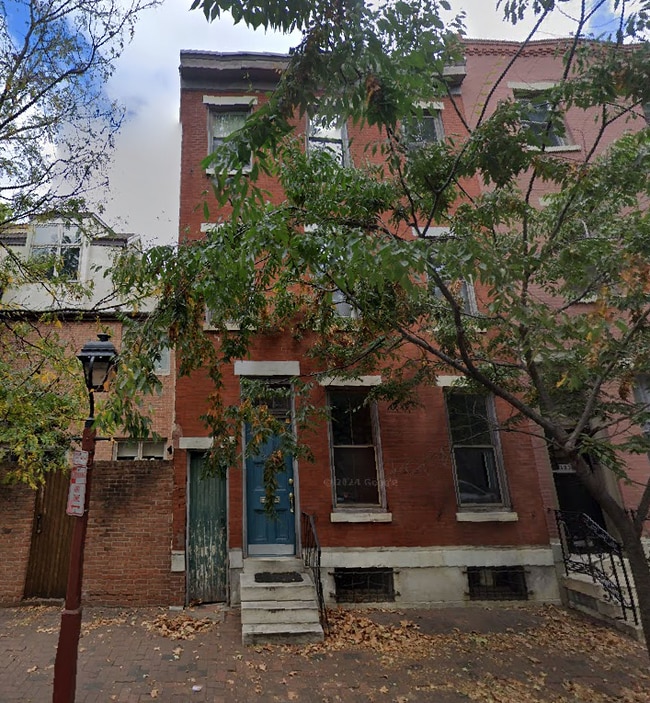 Building Photo - 335 Pine St