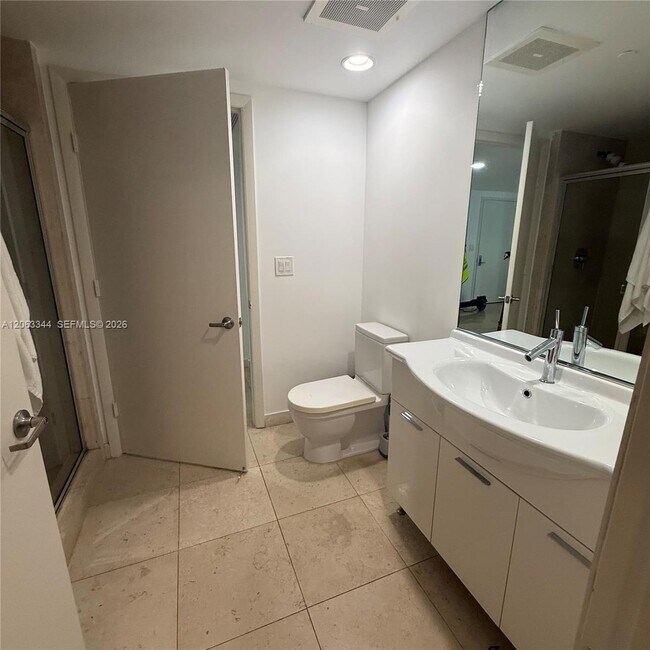 Building Photo - 475 Brickell Ave