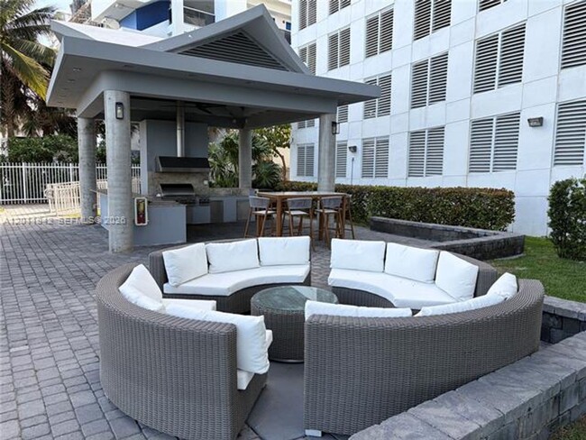 Building Photo - 6301 Collins Ave