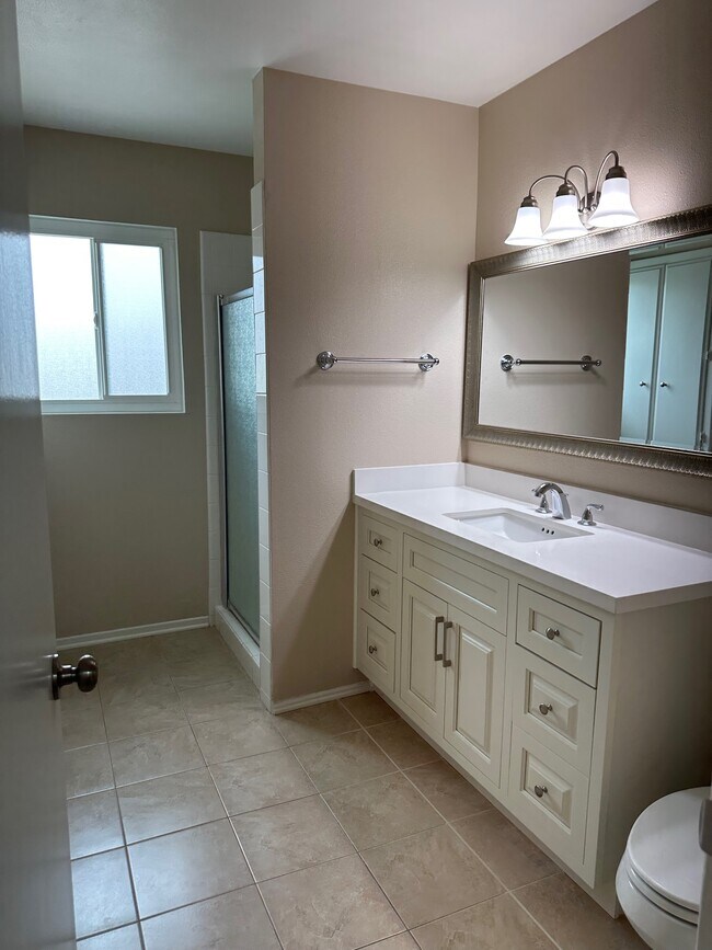 Building Photo - 1393 Scotch Cir