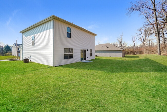 Building Photo - 2233 Woodson Dr