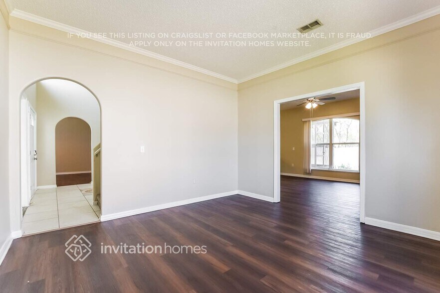 Building Photo - 371 Pebble Ct