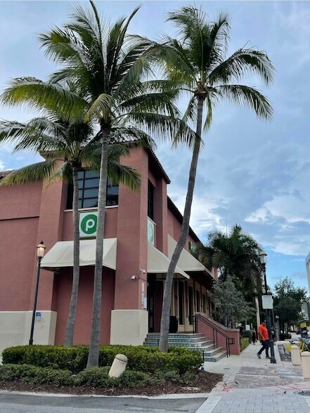 Building Photo - 550 Okeechobee Blvd