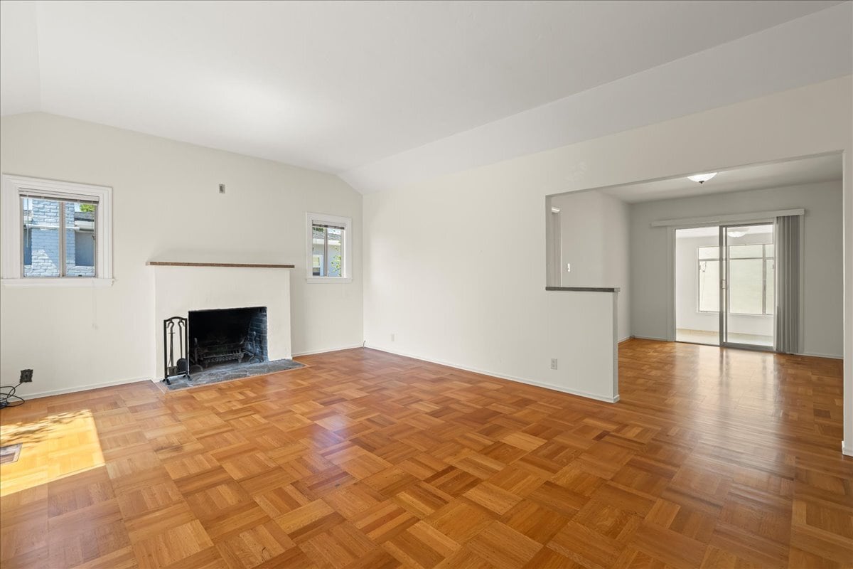 Building Photo - 1017 10th Ave