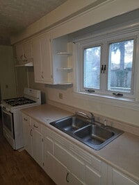 Building Photo - House for rent