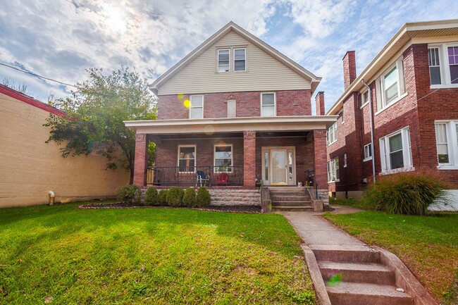 Building Photo - Updated XU Student Rental House