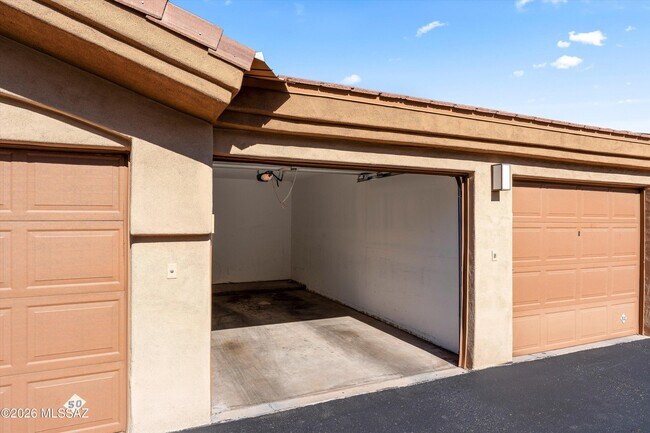 Building Photo - 7050 E Sunrise Dr