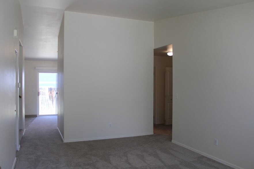 Building Photo - 1386 Brown St