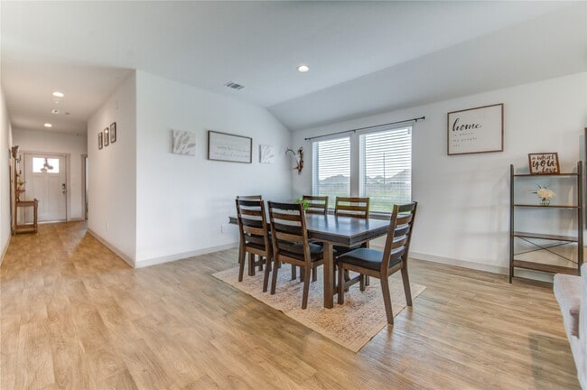 Building Photo - 403 Rain Water Ln