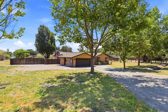 Building Photo - $5795 - Ranch-style home with acreage in West Gilroy's quiet countryside