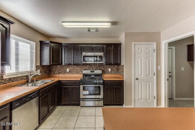 Building Photo - 3132 Tierra Bowles Dr
