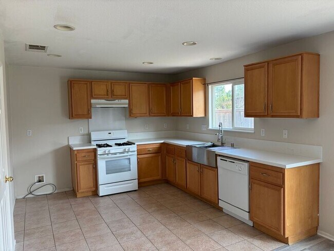 Building Photo - 28700 Lavatera Ave