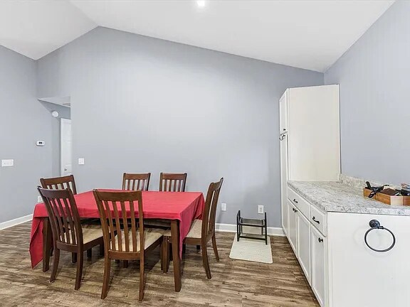 Building Photo - 47 Meadowlark Dr