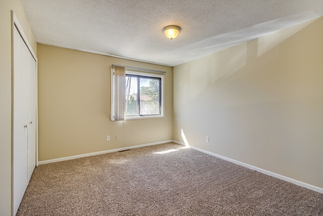 Building Photo - 2196 Regency Dr