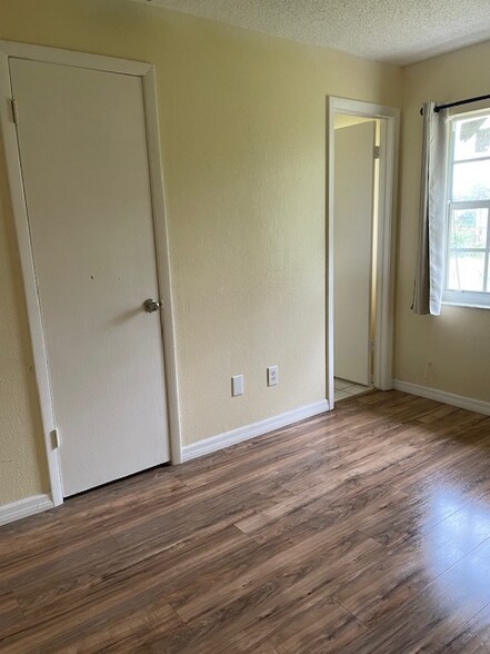 Building Photo - 1185 Bonnymeade Dr