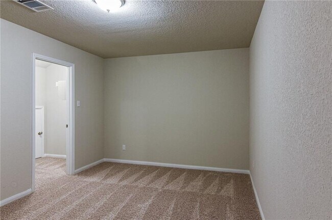 Building Photo - 309 Naset Dr