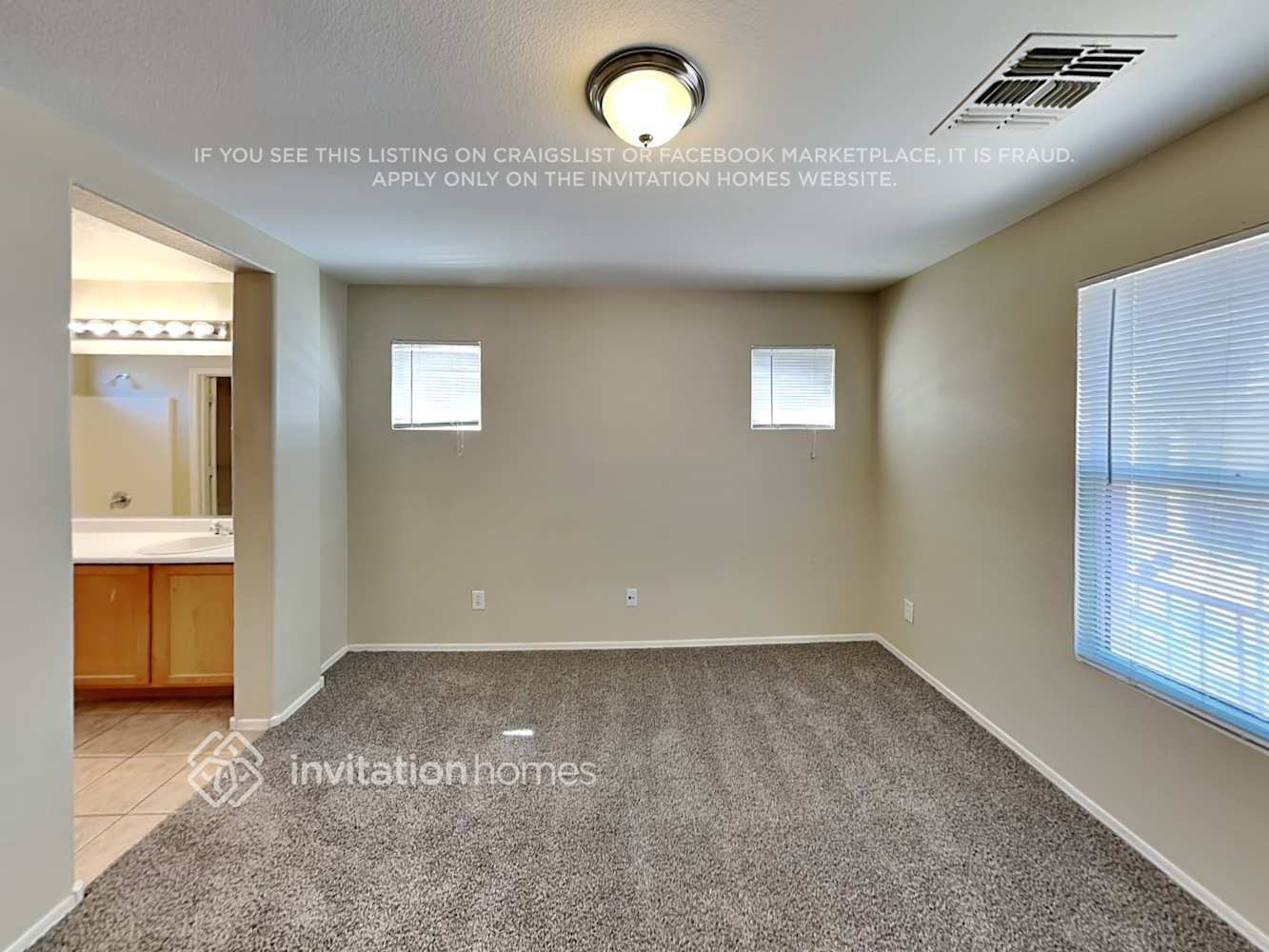 Building Photo - 1419 E Mobile Ln