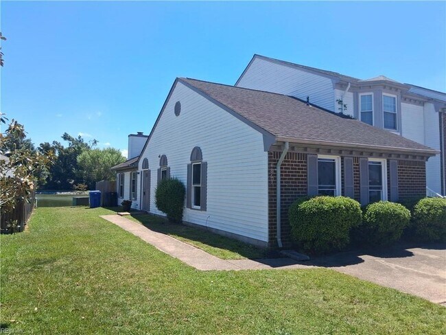 Building Photo - 4863 Woods Edge Rd