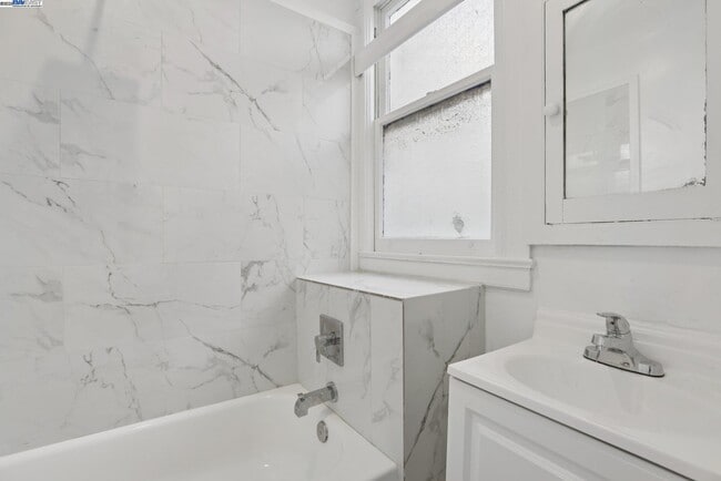 Building Photo - 3564 17th St