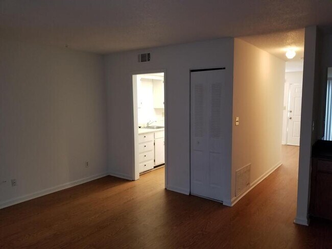 Building Photo - 6399 Baker Ct