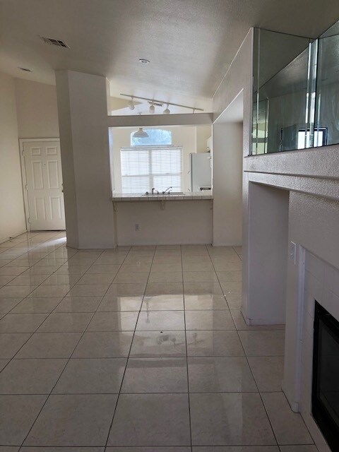 Building Photo - MUST SEE ONE STORY HOME!