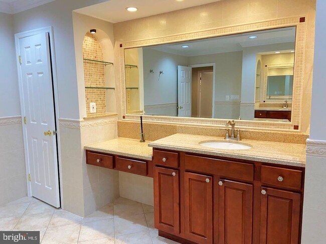 Building Photo - 9809 Hall Rd