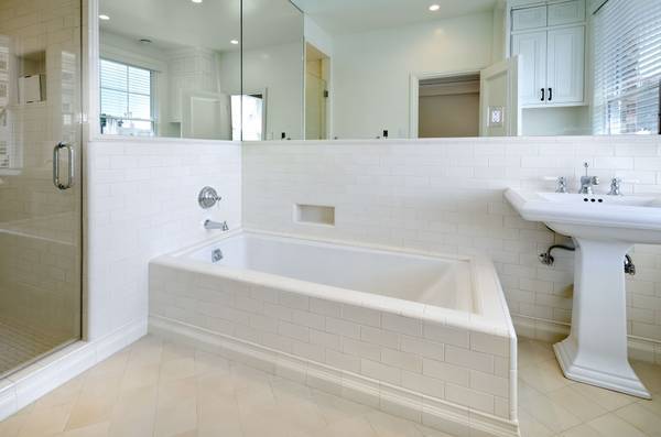 Master Bathroom - 2140 Pacific Ave