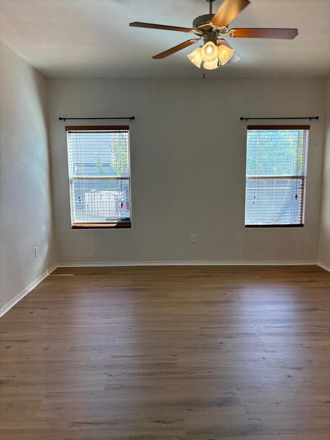 Building Photo - 217 Kahlo Loop