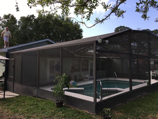 Building Photo - 1323 Sweetwood Blvd