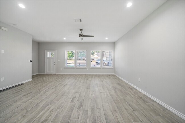 Building Photo - 764 Juneau Ct