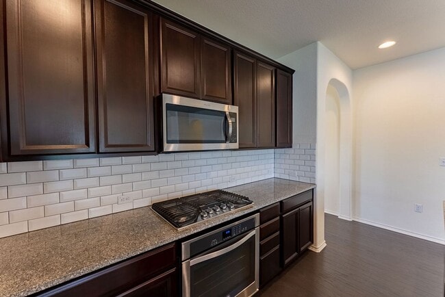 Building Photo - Beautiful Brick 3bed/2ba Home With High End Finishes & Must See Kitchen in NE Austin!