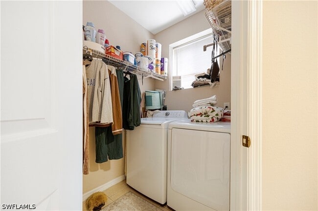 Building Photo - 3223 Antica St