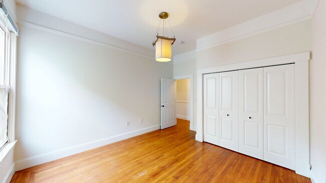 Building Photo - 1728 Waller St